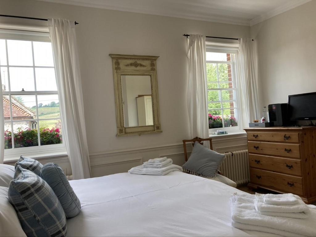 เดอะ สตาร์ แอนด์ การ์เตอร์ Bed & Breakfast อีสต์ ดีน ภายนอก รูปภาพ