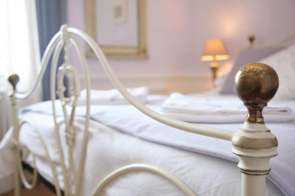 เดอะ สตาร์ แอนด์ การ์เตอร์ Bed & Breakfast อีสต์ ดีน ภายนอก รูปภาพ